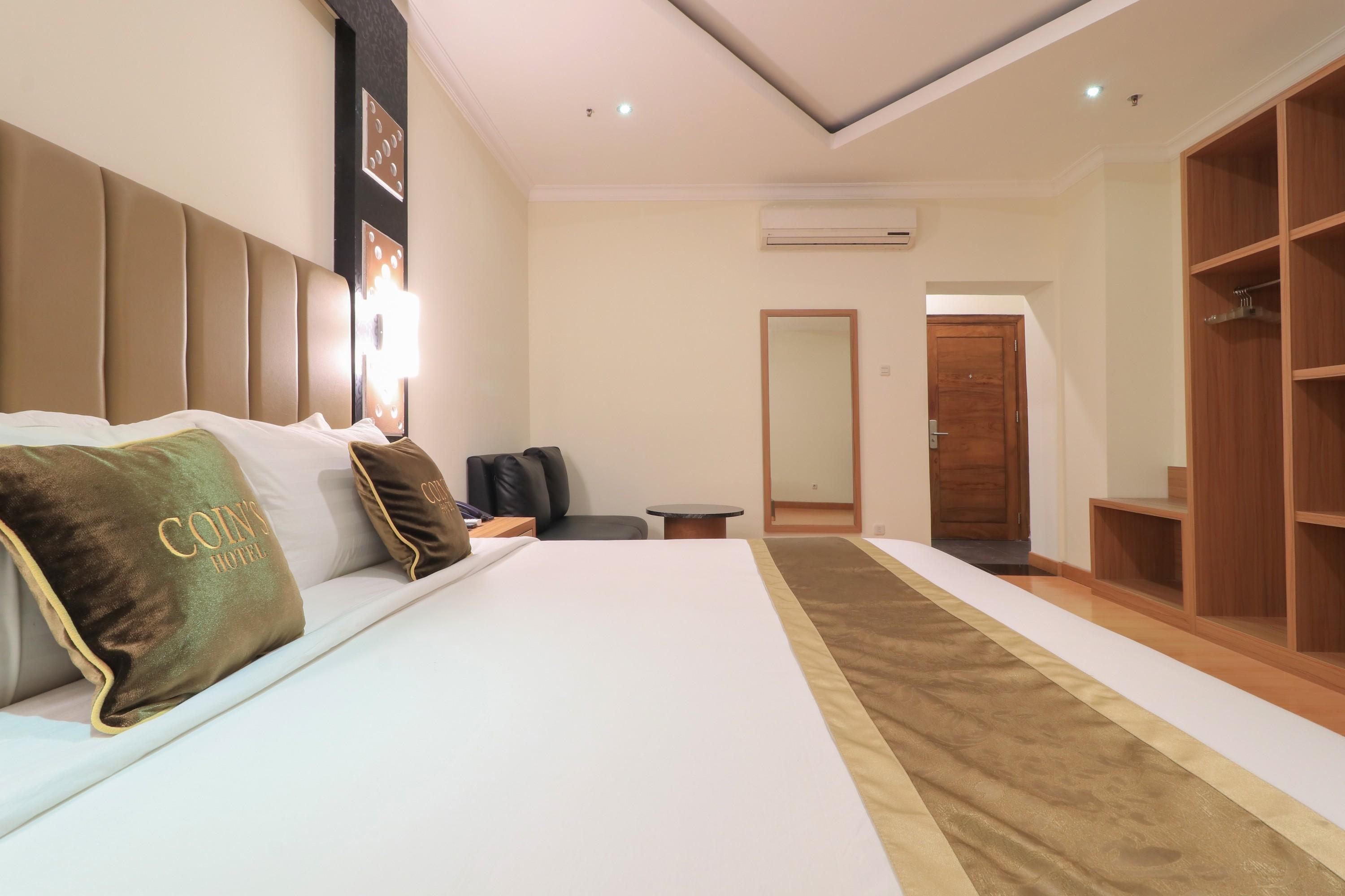 Coins Hotel Jakarta Exteriör bild