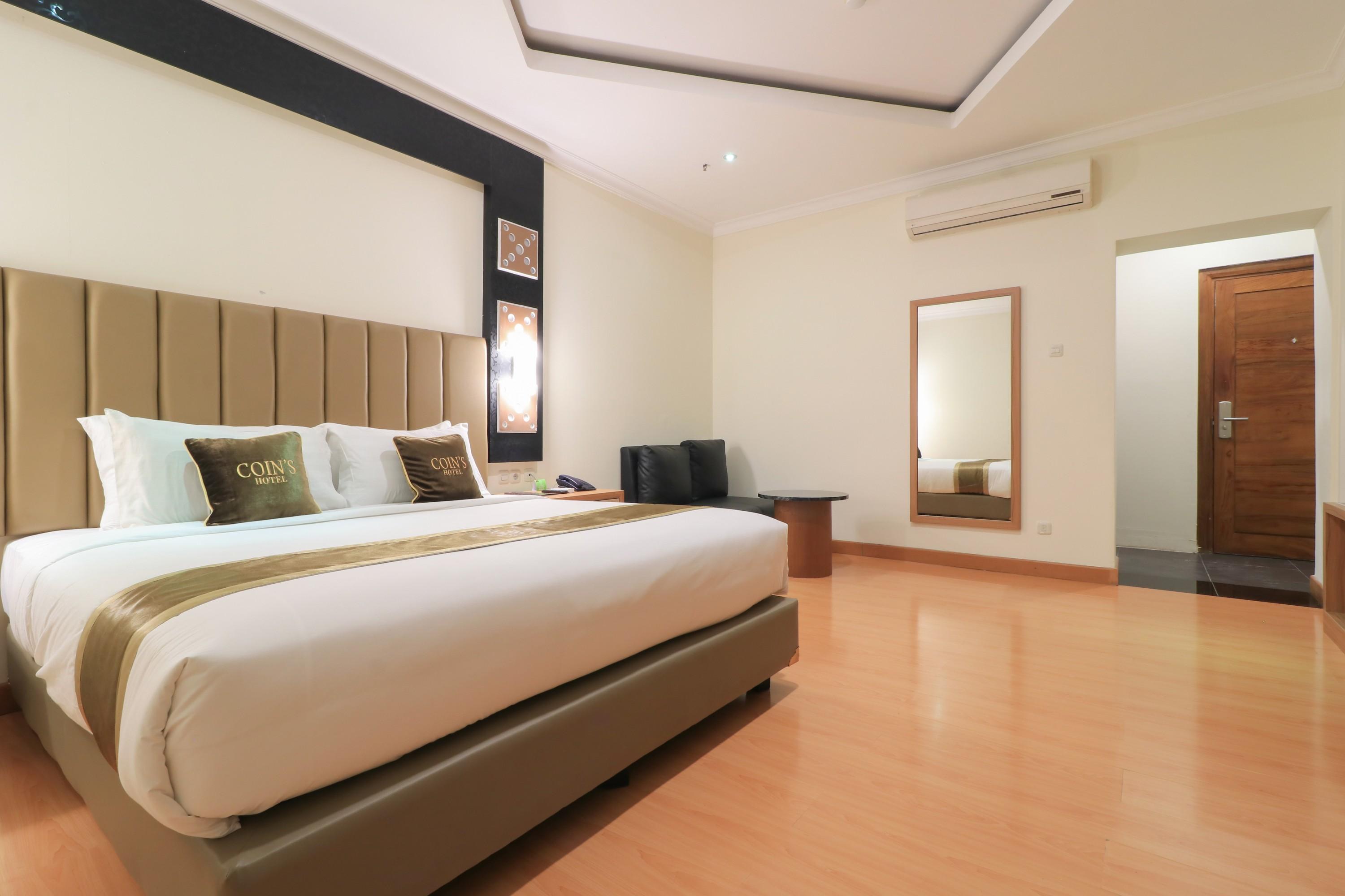 Coins Hotel Jakarta Exteriör bild