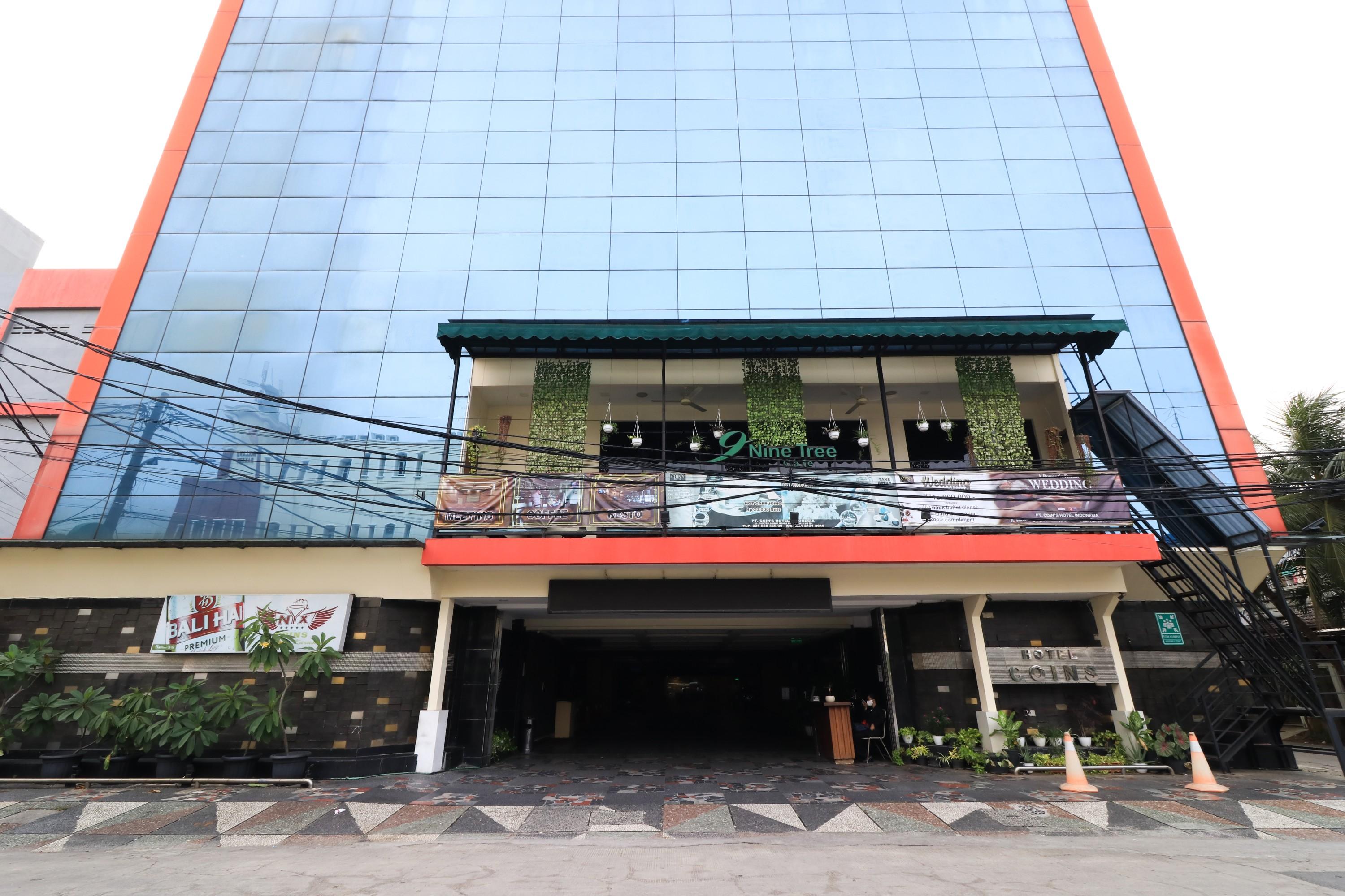 Coins Hotel Jakarta Exteriör bild
