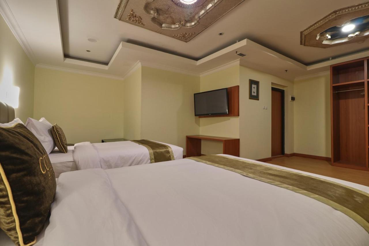 Coins Hotel Jakarta Exteriör bild