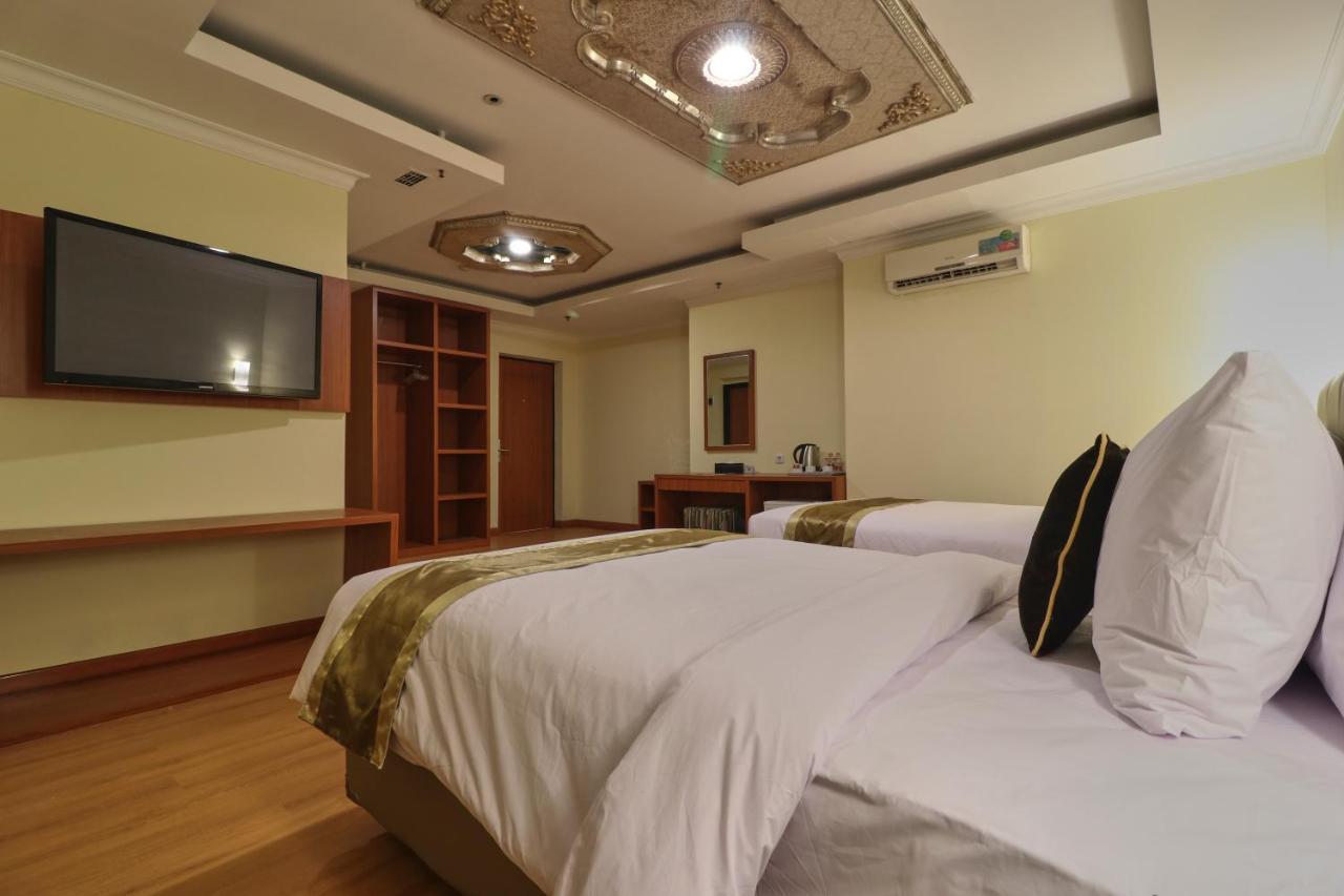 Coins Hotel Jakarta Exteriör bild