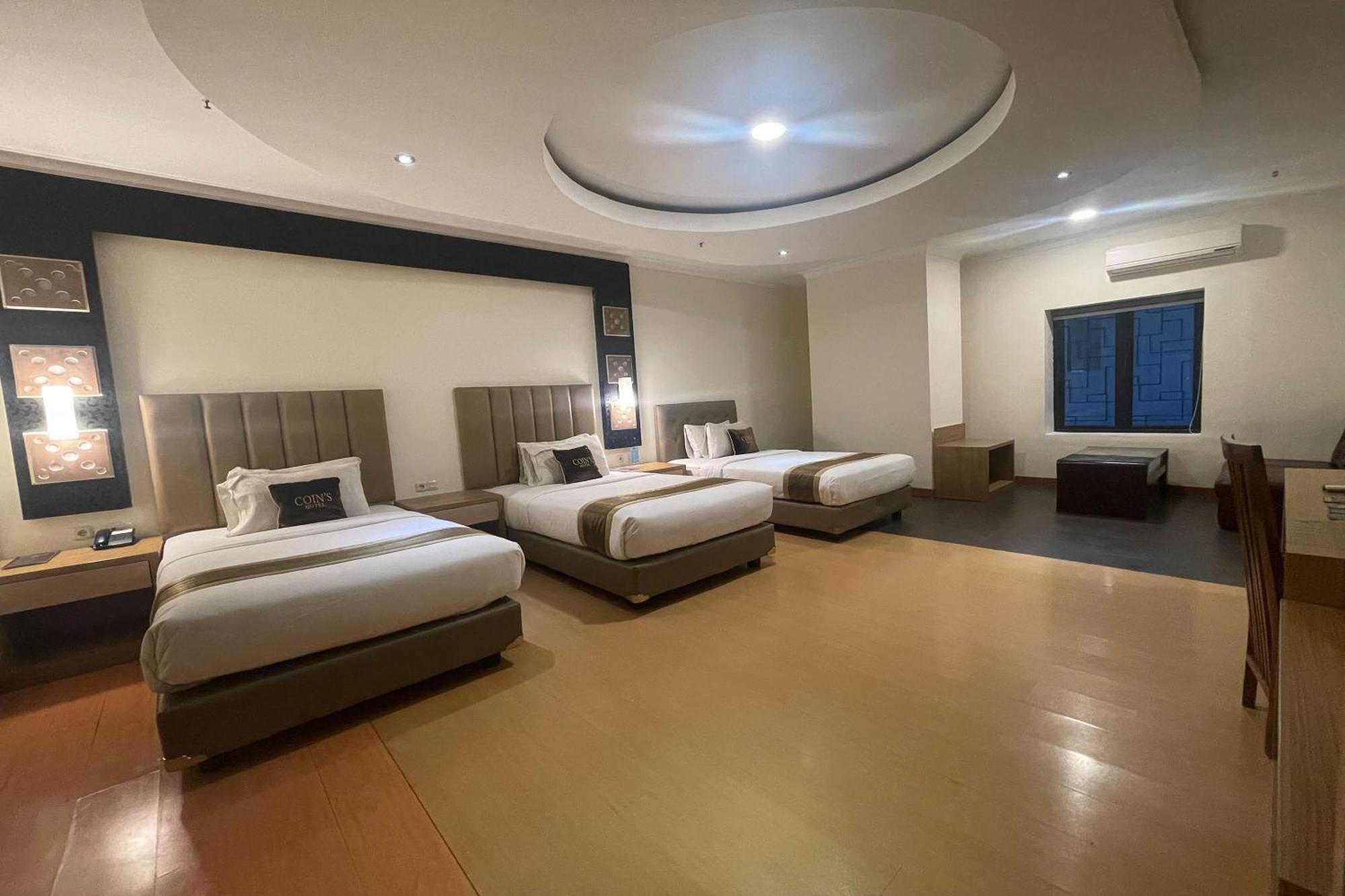 Coins Hotel Jakarta Exteriör bild
