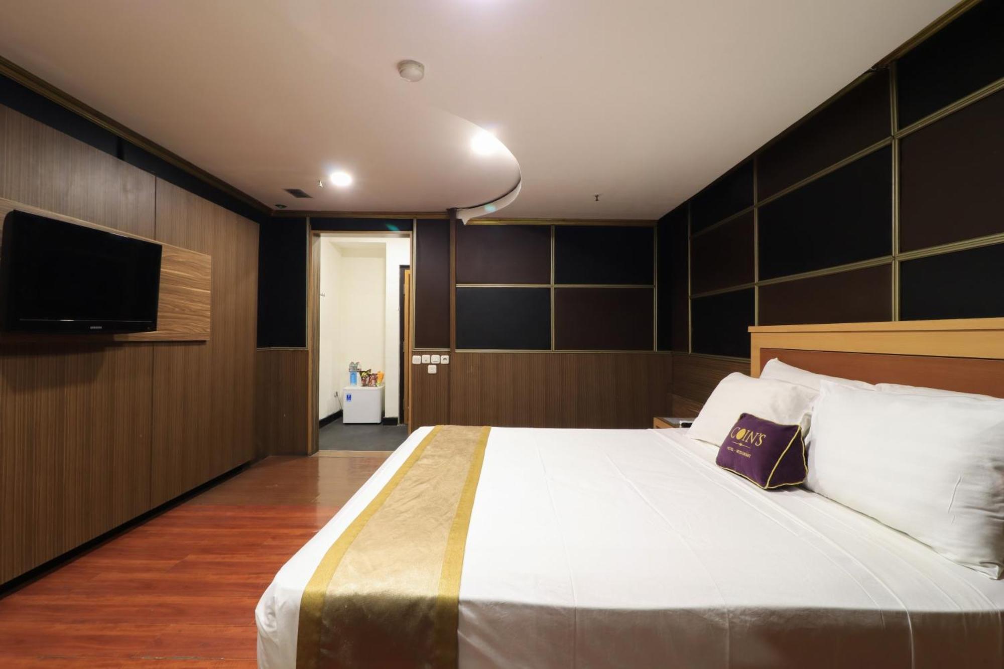 Coins Hotel Jakarta Exteriör bild