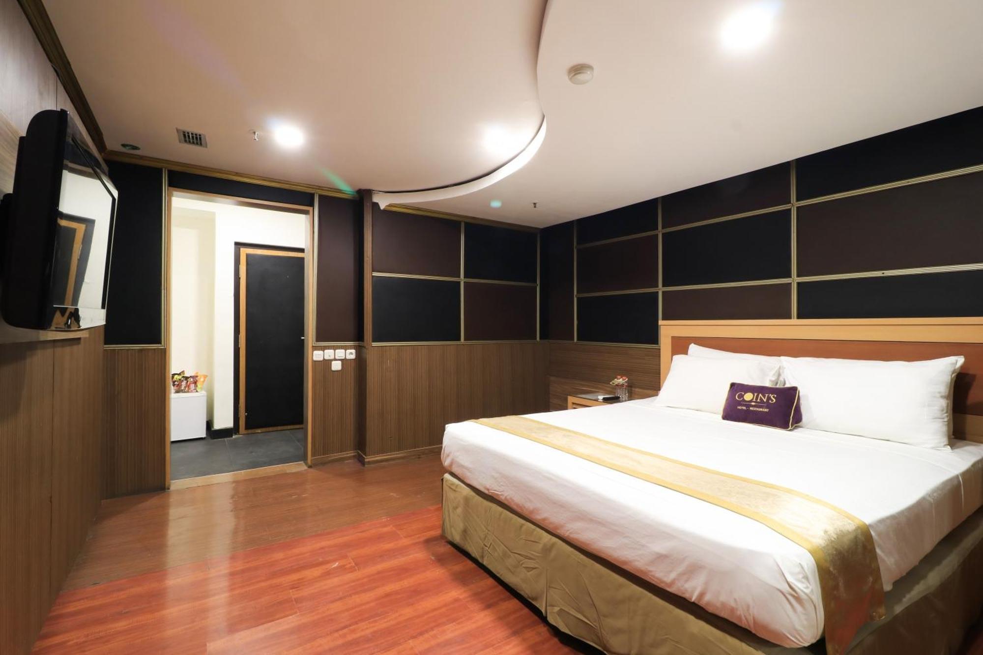 Coins Hotel Jakarta Exteriör bild