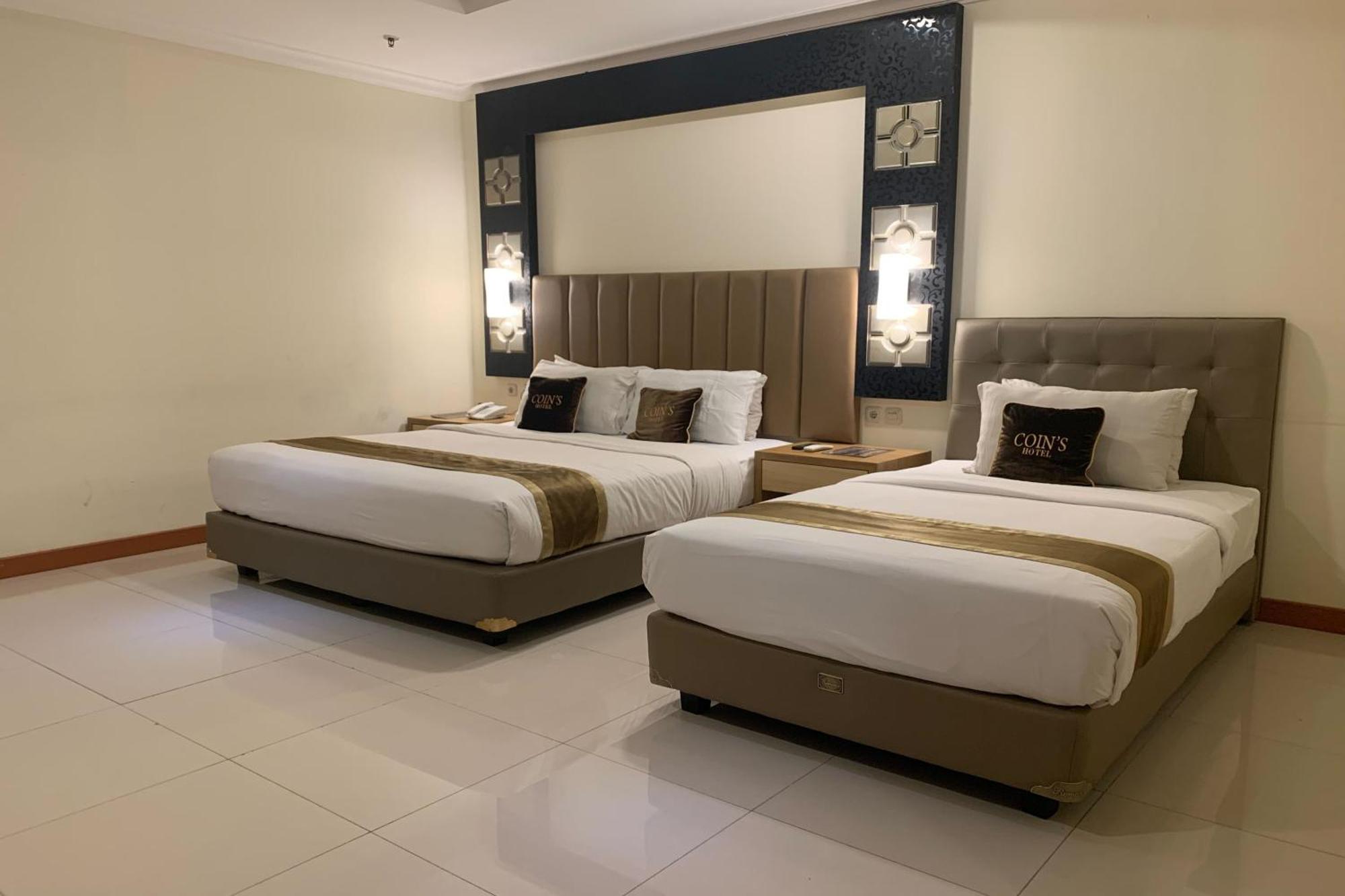 Coins Hotel Jakarta Exteriör bild