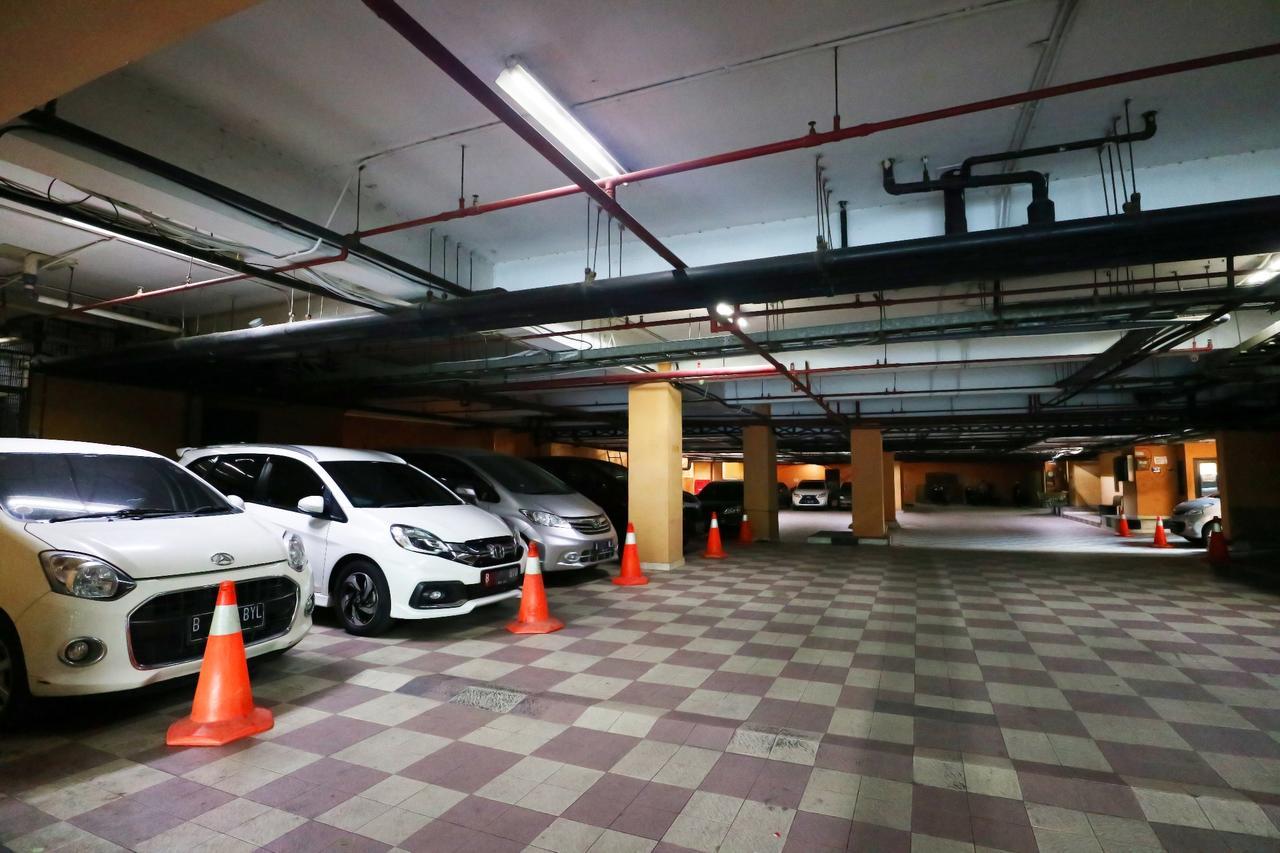 Coins Hotel Jakarta Exteriör bild