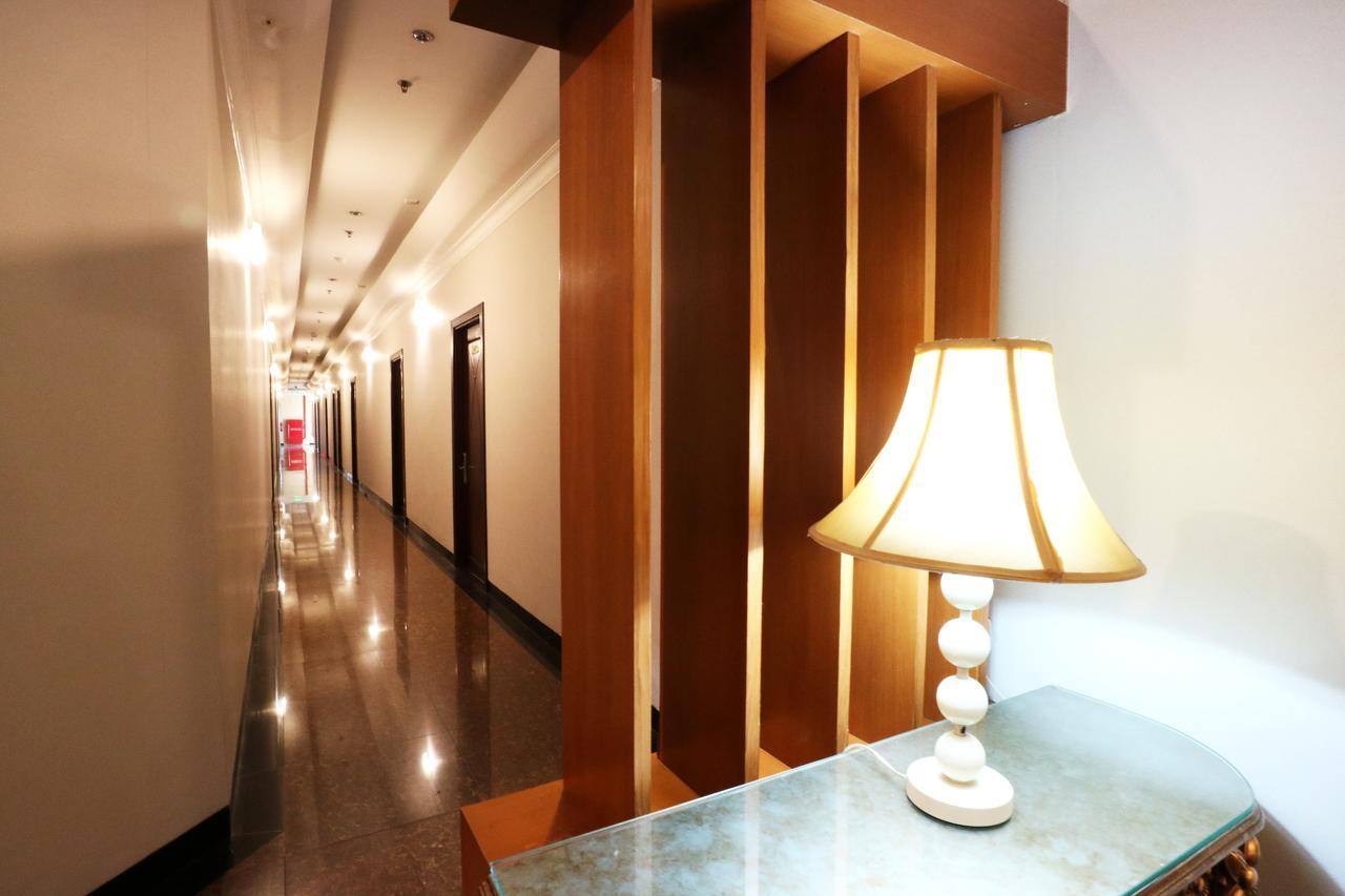 Coins Hotel Jakarta Exteriör bild